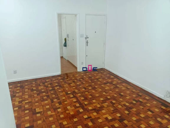 Imagem Apartamento Reformado com 3 Dormitórios e Garagem Privativa em Santos