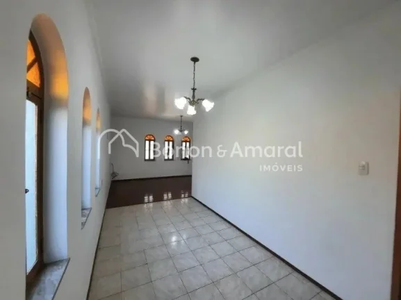 Imagem Esta casa no Jardim Chapadão é perfeita para você e sua família! Com 3 quartos (incluindo 1 suí...