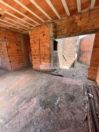 Imagem Casa padrão semiacabada à venda no bairro Lourdes em Uberaba