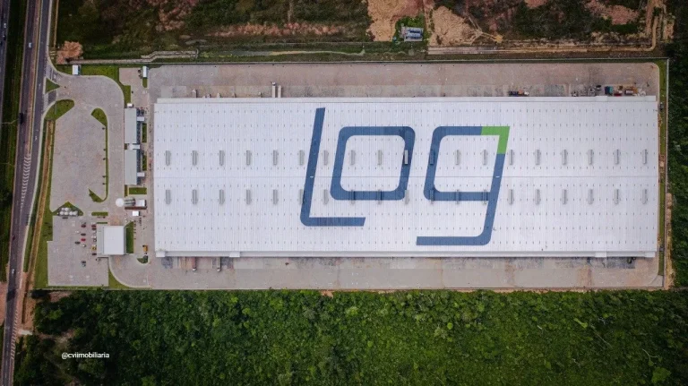Galpão moderno para locação em condomínio logístico de alto padrão, localizado em Belém. Idea...
