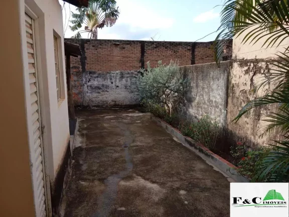 Imagem Casa para Venda em Limeira, Vila Claudia, 2 dormitórios, 1 banheiro, 1 vaga