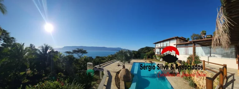 Imagem Casa Espetacular a Venda de Frente Para o Mar, em Ilhabela/SP.