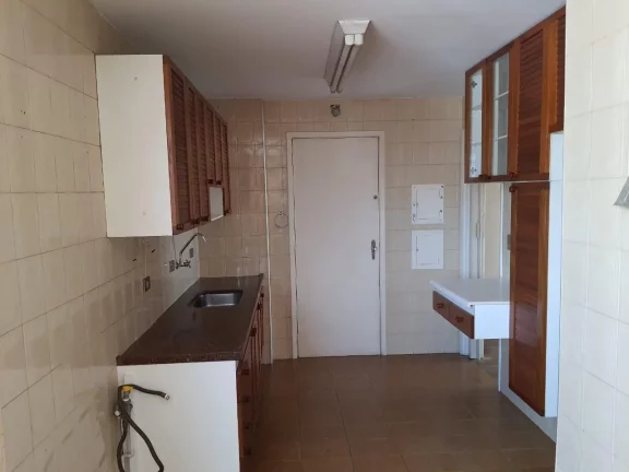 Imagem Ótimo apartamento na região central de Piracicaba com 03 dormitórios com armários, sendo 01 suí...
