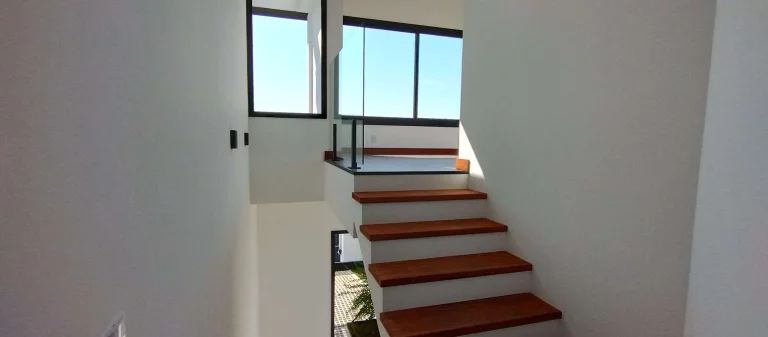 Imagem Casa à Venda, Lindo Sobrado Geminado, 03 Suítes, 163 m2, Financiável, no Jardim Campeche, Florianópolis/SC