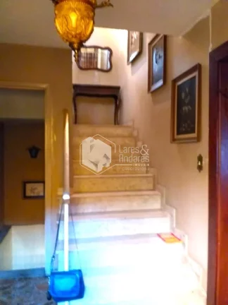 Imagem SOBRADO À VENDA, COM 267M² COM 3 DORM (1 SUÍTE), SALÃO GRANDE COM WC, 3 VAGAS DE GARAGEM COM ARMÁRIOS EMBUTIDOS NOS QUARTOS. - PRÓXIMO METRÔ VL MADALENA