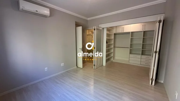 Apartamento amplo com terraço e jacuzzi