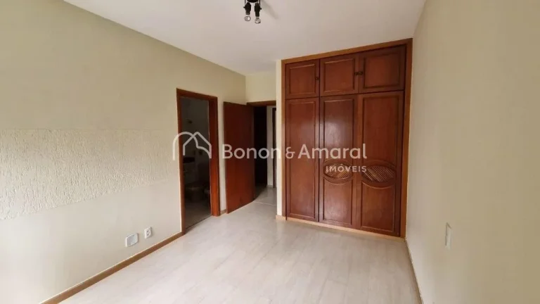 Imagem Apartamento amplo localizado no coração do Cambuí, no Edifício Sevilha Plaza, com 195m² de áre...