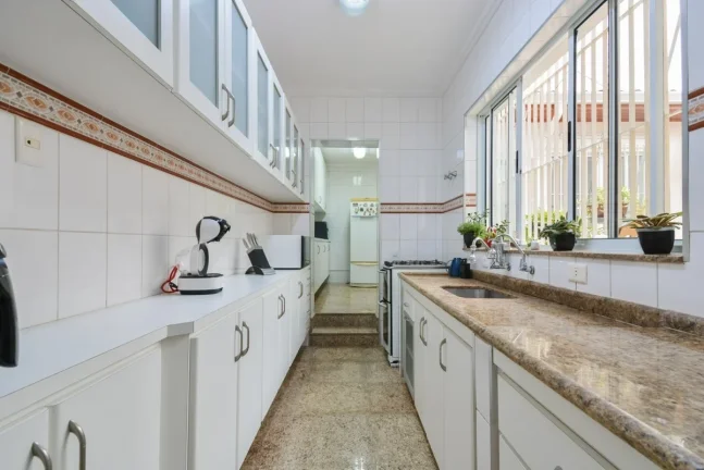 Imagem Casa Sobrado Ipiranga - 200M², 3 Dorms, 1 Suíte, 3 Vagas, Varanda, Copa, Dependência de Serviço, Espaço Gourmet.