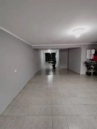Imagem Casa Assobradada Corredor Lateral 8 vagas 3 Dormitorios Sendo 1 Suíte