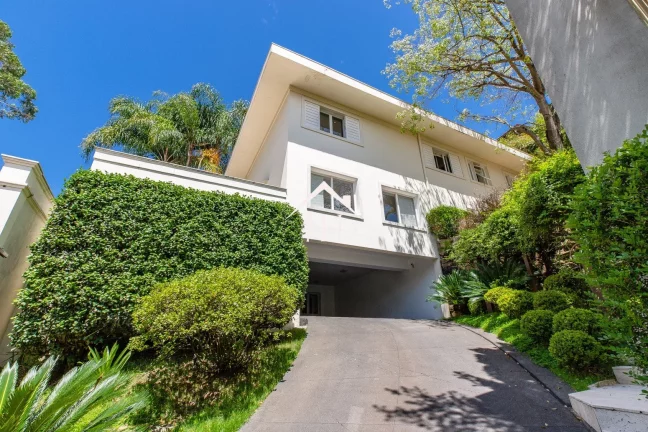Imagem Casa alto padrão em condomínio fechado de 900m com 4 suítes (1 master), elevador, 6 vagas, piscina, churrasqueira, academia, cozinha gourmet