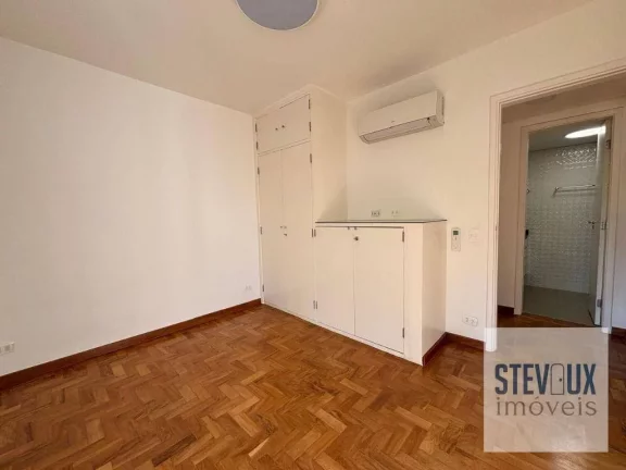 Imagem Apartamento reformado com lazer na melhor rua do Itaim Bibi