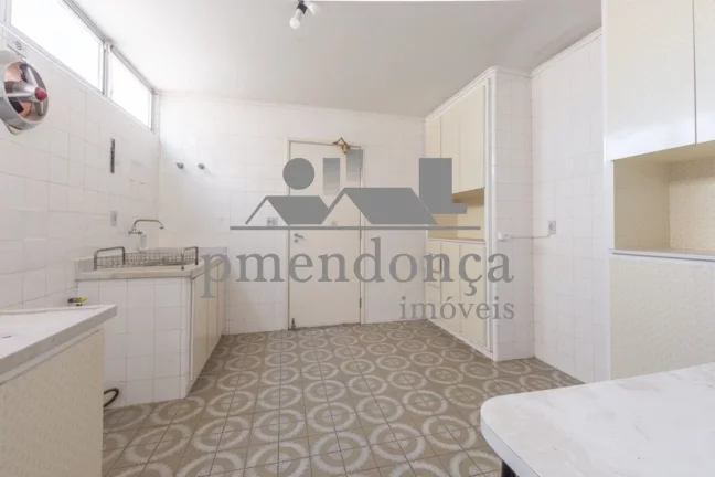 Imagem Apartamento em Higienópolis com 3 dormitórios (1 suíte) e 2 vagas, 240m²