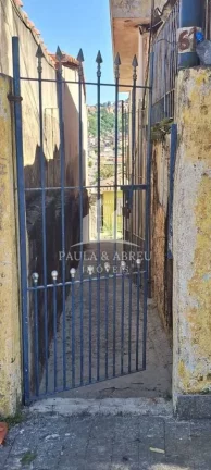 Imagem São 4 Casas (A principal é térrea) em 450m², Ótimo para Locação, são 6, 3, 2 ,2 Cômodos, Escritura no Jardim Zaíra 3, Mauá-SP