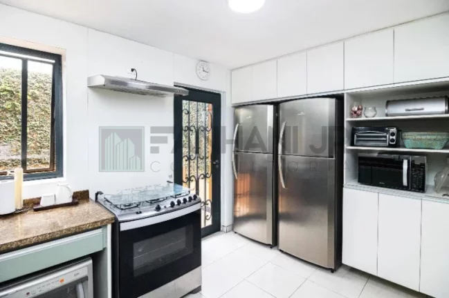 Imagem Deslumbrante casa à venda em São Paulo-SP, no Jardim Guedala: 3 quartos, 3 suítes, 4 salas, 5 banheiros, 4 vagas de garagem, 365m².