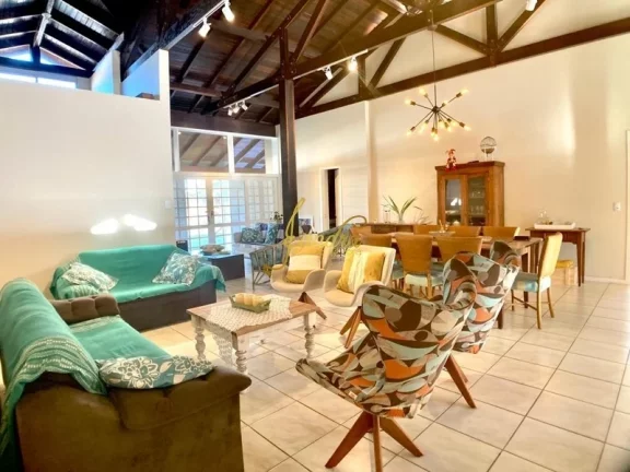 Imagem Casa em Atlântida perto mar, com 04 dormitórios e piscina