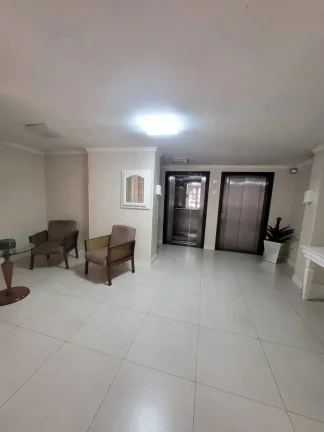 Imagem Apartamento quadra mar mobiliado com 2 dormitórios sendo 1 suíte e 1 vaga em Balneário Camboriú