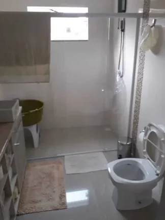 Imagem Casa com 4 dormitórios sendo 1 suíte e 3 vagas - Boa Vista | Joinville/SC