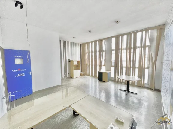 Imagem Salão Comercial com 5 salas 320m² para Locação por R$6.800,00 no Centro de Jundiaí/SP