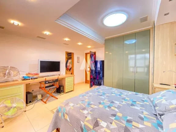 Imagem Casa com 3 quartos e 3 banheiros à Venda, 165 m² - Embaré/Santos