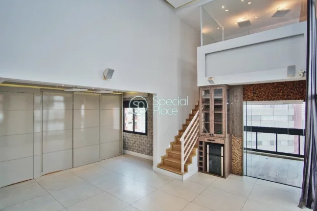 Imagem Excelente apto no Panamby - Área: 184,00m² - Amplo living com pé direito duplo ( persianas automa...