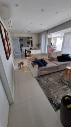 Imagem Apartamento com 134m², 3 dormitórios, sendo 3 suítes. Sala e varanda com piso nivelado, todo em p...