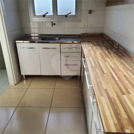 Imagem Apartamento à venda com 2 quartos no condomínio Edifício Guaracá, São Paulo - SP