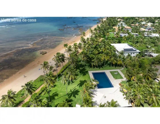Imagem Magnifica residência a venda beira mar em condomínio na Praia do Forte - Bahia