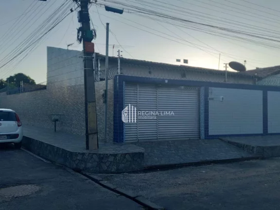 Imagem Casa de 3 dormitórios à venda por R$ 300.000,00 - Dirceu Arcoverde - Teresina/PI