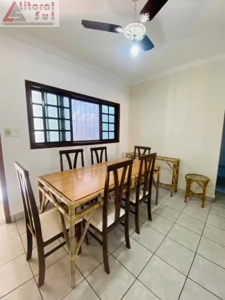 Imagem Casa para locação em Praia Grande-SP, no bairro Tupi: 3 quartos, 1 suíte, 1 sala, 2 banheiros, 4 vagas de garagem, 250m².