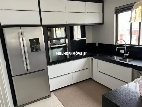 Imagem Apartamento Duplex com 208m² de área privativa, composto por 02 suítes e 02 demi-suíte, localizado no Central de Balneário Camboriú.