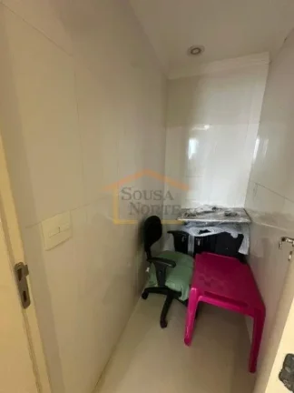 Imagem Apartamento originalmente com 4 dormitórios, estando com 3 dormitórios, sendo 1 suíte, rico em ar...