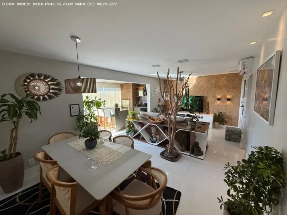 Imagem APARTAMENTO DE ALTO PADRÃO, COMPLETAMENTE REFORMADO E PRONTO PARA MORAR. NO PLATNO COM DUAS SUITES E GABINETE INFRA E DUAS VAGAS VISTA VERDE