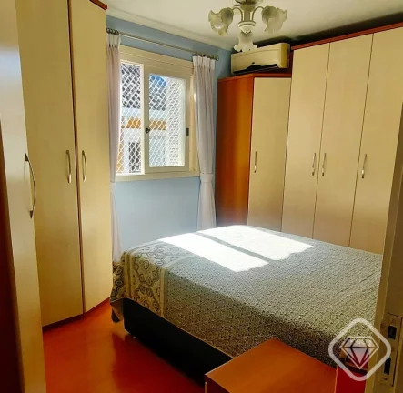Imagem Casa em condomínio na Tristeza
Não geminada, com 3 dormitórios e pátio lateral

Uma raridade na ...