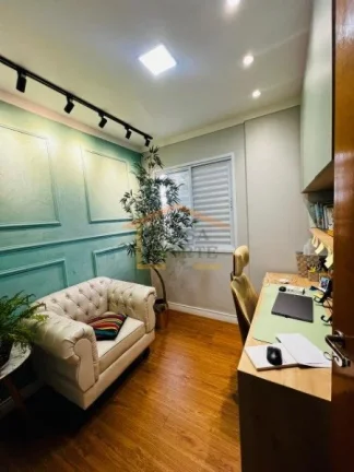 Imagem Casa em condomínio com 2 dormitórios, sendo 1 com closet, sala integrada à cozinha americana, esc...