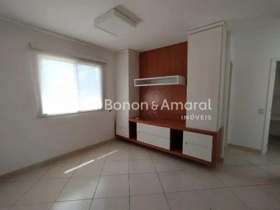 Imagem Localizada em um ambiente tranquilo, com apenas 59 residências, esta aconchegante e charmosa casa e...