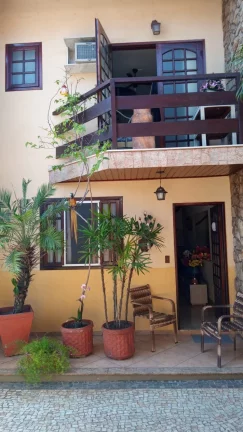 CASA EM CONDOMINIO RESIDENCIAL em CABO FRIO - RJ, JARDIM CAIÇARA