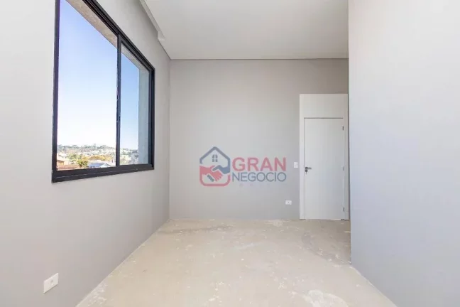 Imagem Casa alto padrão a venda próximo ao parque Tingui