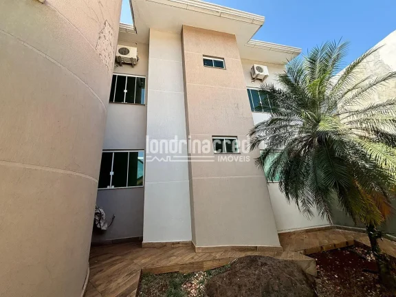 Imagem Casa Espetacular com 4 Dormitórios (2 Suítes), Piscina, Área Gourmet, 413m² de Construção em Terreno de 525m² – Acabamento de Alto Padrão e Localização Nobre!