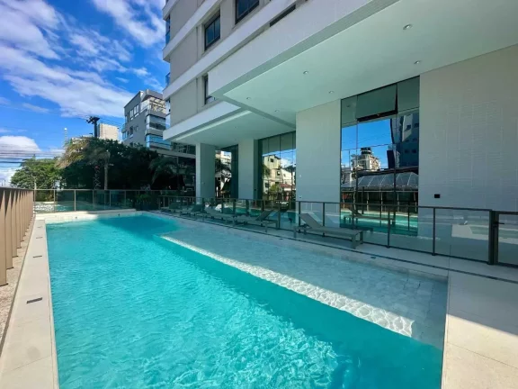 Imagem Apartamento semimobiliado com 3 dormitórios sendo 3 suítes e 2 vagas de garagem em Itajaí