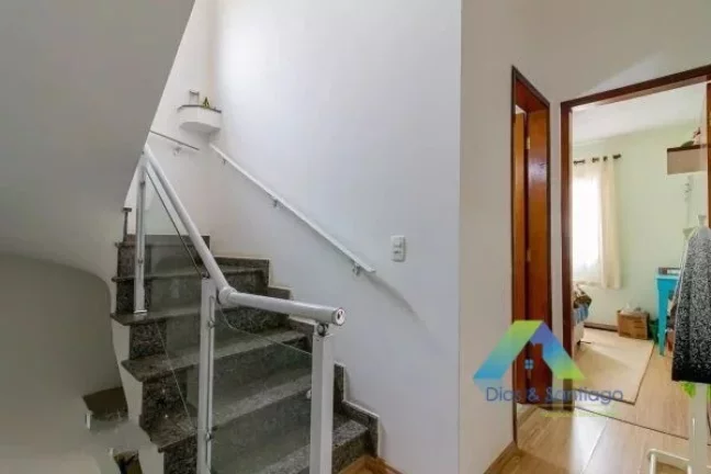 Imagem Casa de condomínio à venda com 174m², 3 quartos e 2 vagas