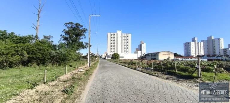 Imagem Terreno de 2.000m² à Venda no Bairro Humaitá - Tubarão/SC