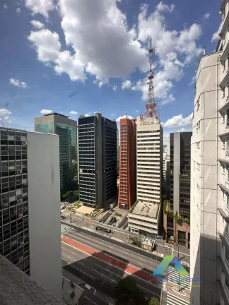 Imagem Apartamendo à venda com 3 dormitórios e 2 banheiros de frente para Avenida Paulista !!
