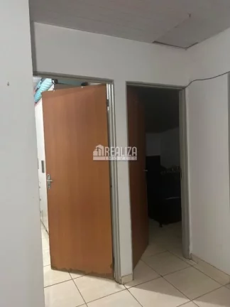 Imagem Casa de 2 Dormitórios no bairro Residencial Rio de Janeiro - Uberaba