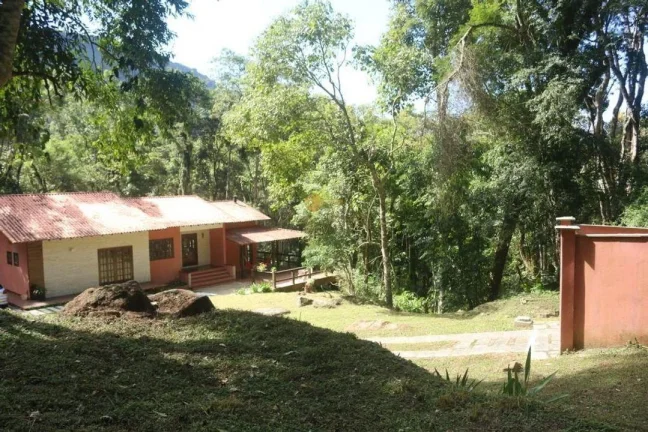 Imagem Casa em Condomínio para Venda em Teresópolis / RJ no bairro Quebra Frascos