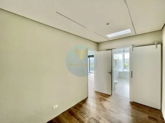 Imagem Casa em Condomínio a Venda no bairro Granja Viana - Cotia, SP