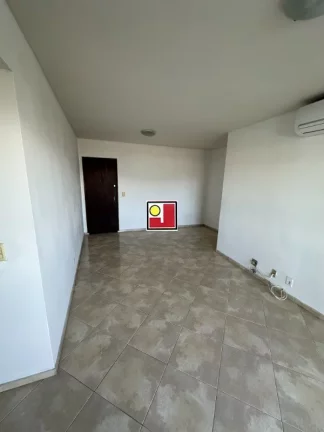Imagem Vendo 2Q(1S), depend, 2 vagas, na Praia da Barra, alto, nascente, cozinha grande, área serviço, ônibus, clube, tênis, squash, skate, futebol,ginasio
