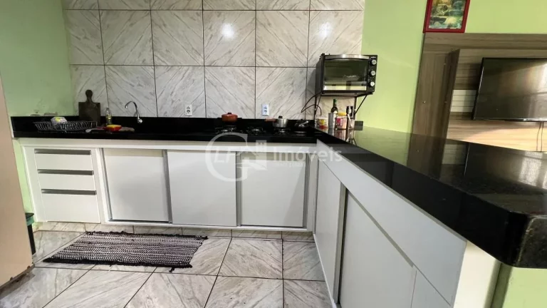 Imagem Casa à venda em Campo Grande-MS, Vila Nogueira: 4 quartos, 2 salas, 2 banheiros, 3 vagas de garagem - 134,00m². Aproveite!