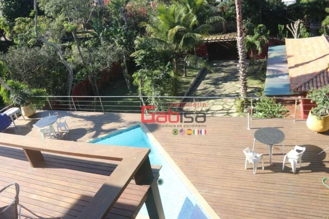Imagem Mansão de Alto Padrão na Ferradura, Búzios – Casa com 6 Suítes e Vista Maravilhosa