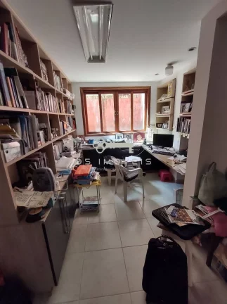 Imagem Casa de Alto Padrão à Venda em Granja Viana - Condomínio Exclusivo (muito!)