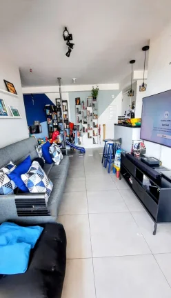 Imagem Apartamento 61M², 2Q, 1 Suíte, 2 Banheiros, Varanda, Academia, Piscina Adulto e Infantil, Churrasqueira, Salão de Festas e Jogos, Quadra, Playground.